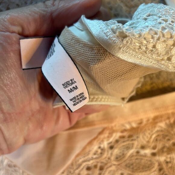 Lace Intimates Set in Cream - Picture 4 of 14